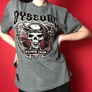 Vintage grey tee shirt with skull graphic  🖤🤍​​​​​​​​​​​​​​​​​​​​​​​